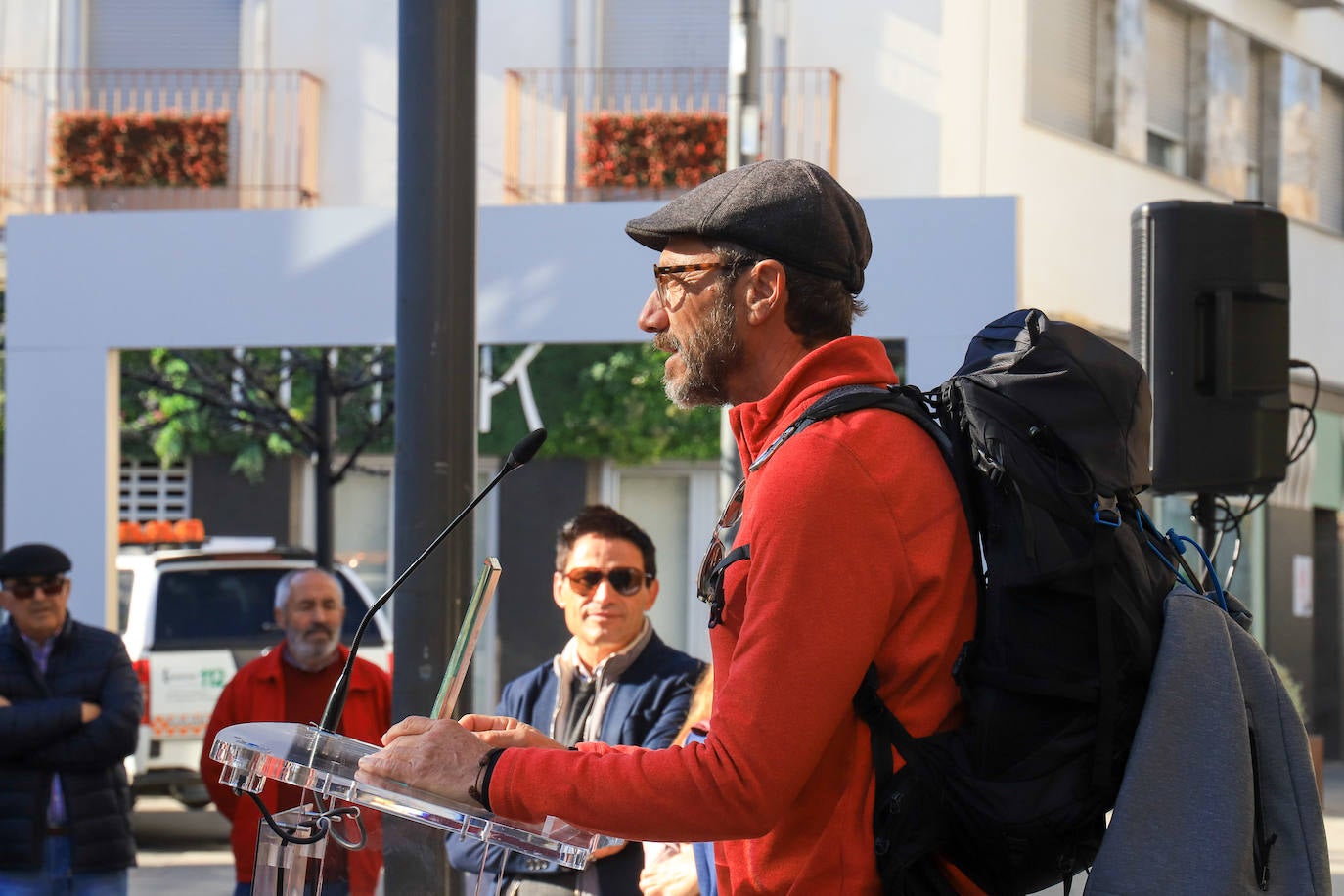 Familiares, amigos y allegados quisieron acompañar a Manuel Calderón en su regreso a Villanueva. 