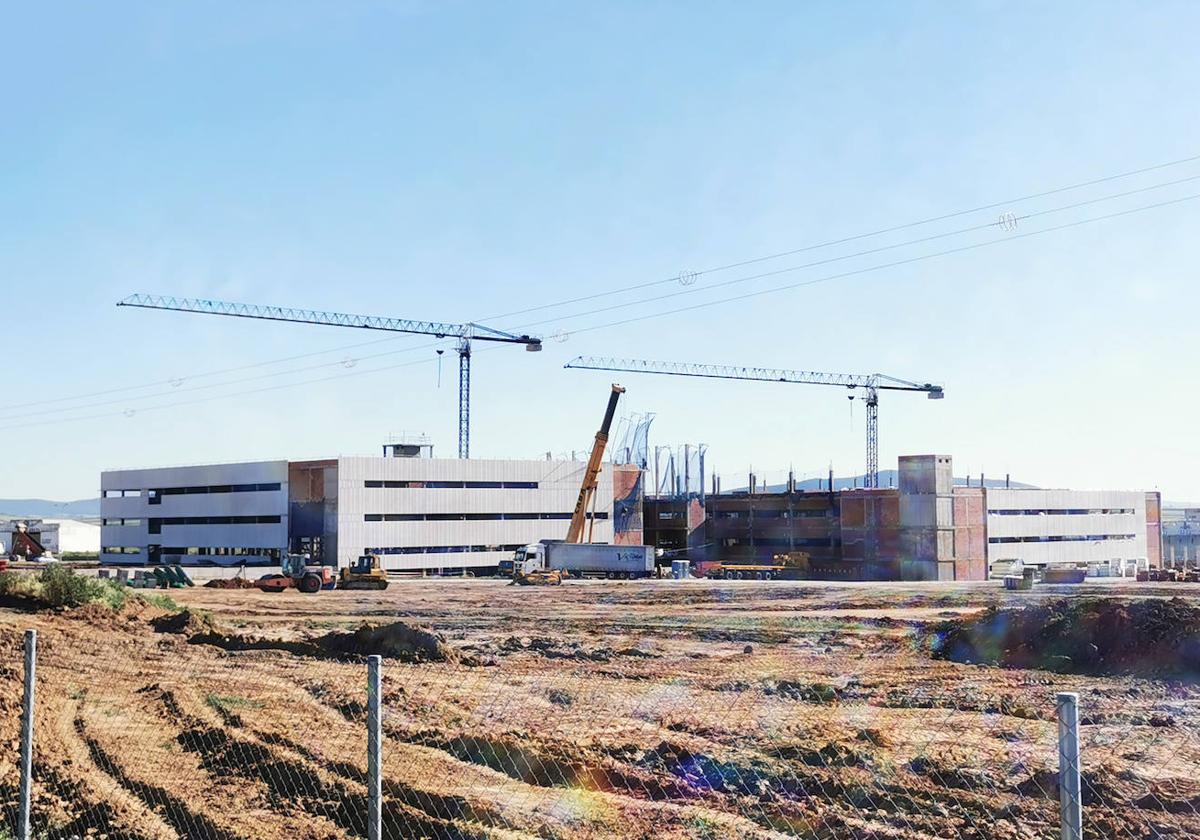 La dotación para el hospital Don Benito-Villanueva supera ya los 32 millones