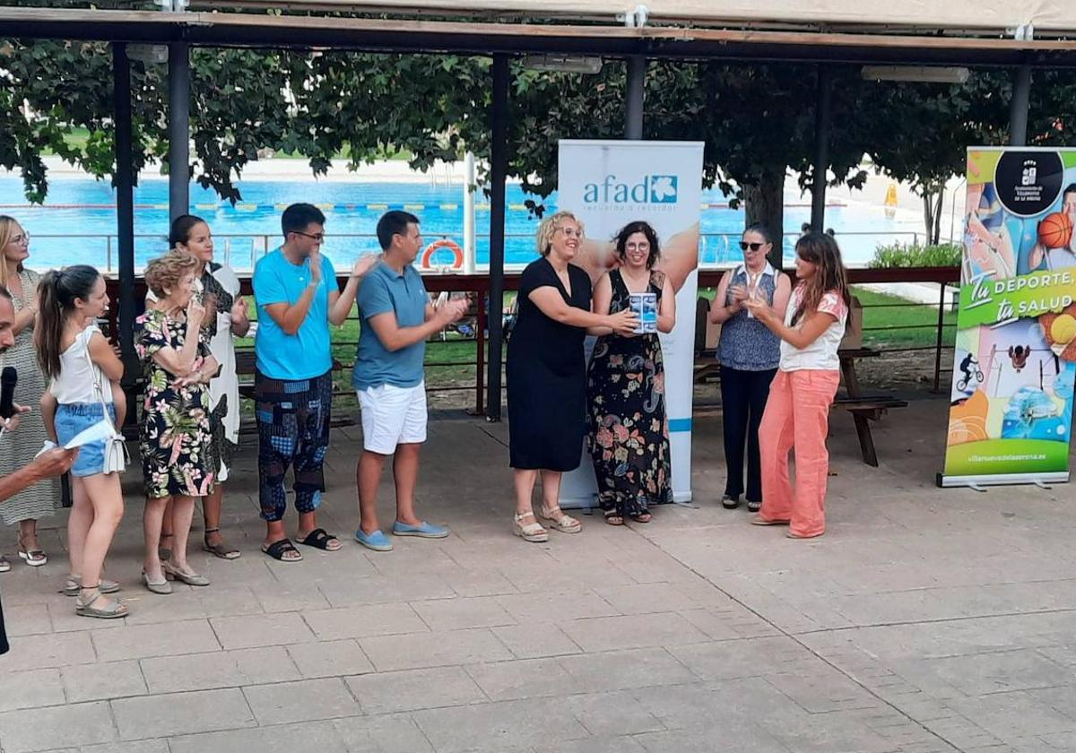Más de 150 personas nadan a beneficio de Afad