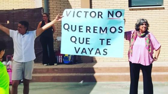 Dos colegios muestran su desacuerdo con el cambio de conserjes