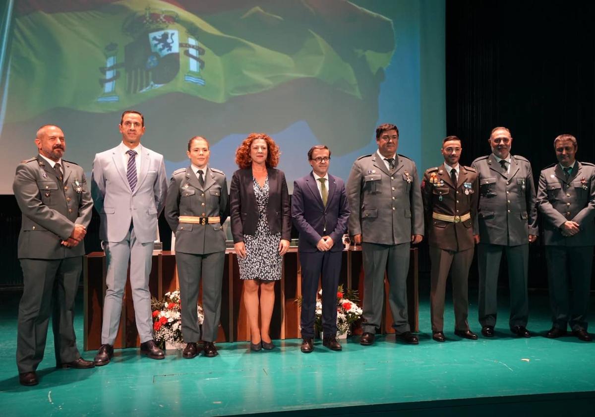 Imagen principal - El barrio del Pilar termina hoy sus animadas fiestas