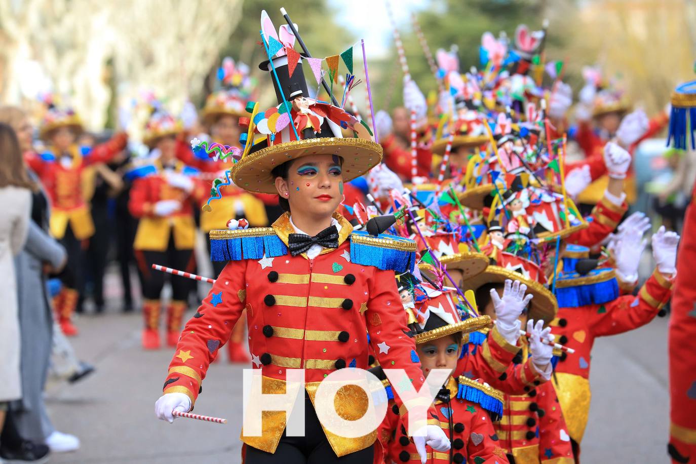 El desfile se celebró este sábado con final en la plaza de España. 