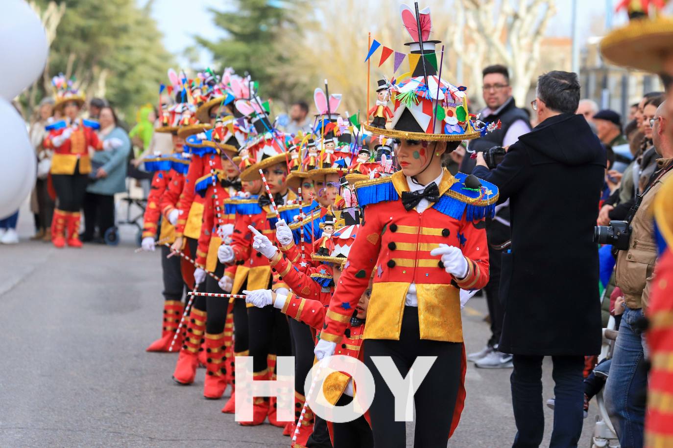 El desfile se celebró este sábado con final en la plaza de España. 
