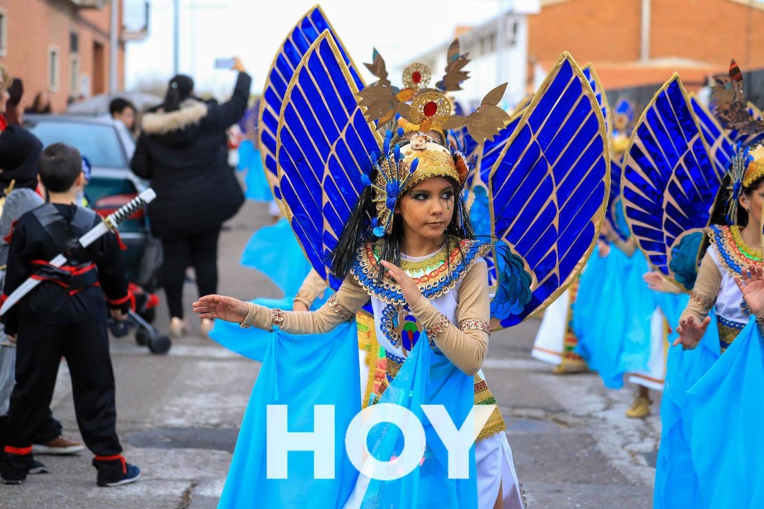 El desfile se celebró este sábado con final en la plaza de España. 