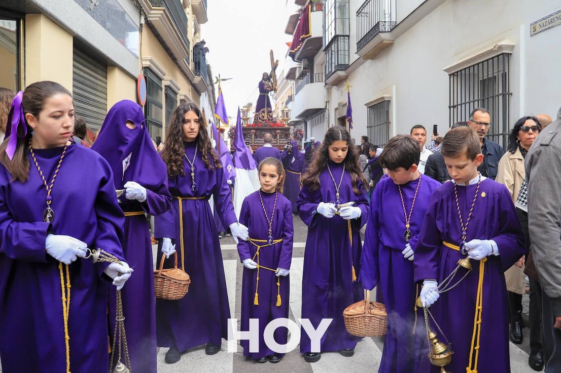 Excepcional Jueves Santo con el Nazareno y la Virgen del Calvario