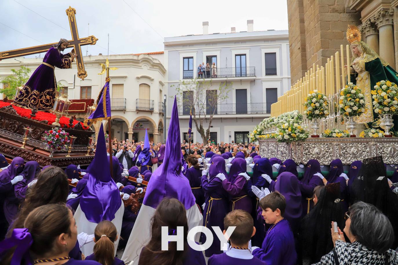 Excepcional Jueves Santo con el Nazareno y la Virgen del Calvario