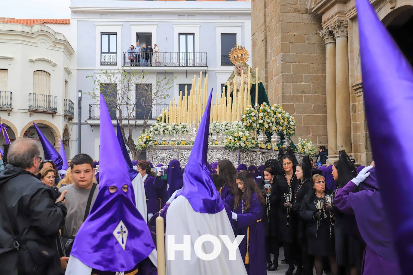Excepcional Jueves Santo con el Nazareno y la Virgen del Calvario