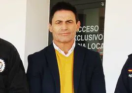 Luis Solís renuncia a su acta tras 17 años como concejal