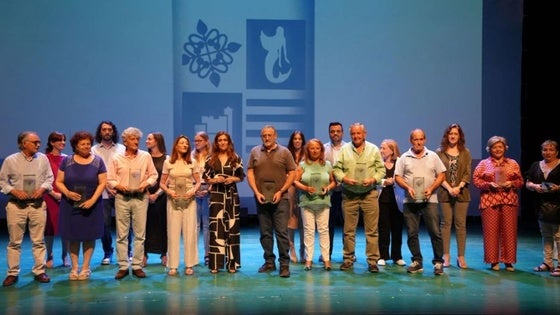 Un total de 95 personas reciben el 'Homenaje a una vida de trabajo'