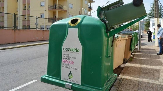 Los hosteleros participan en una campaña de reciclaje de vidrio