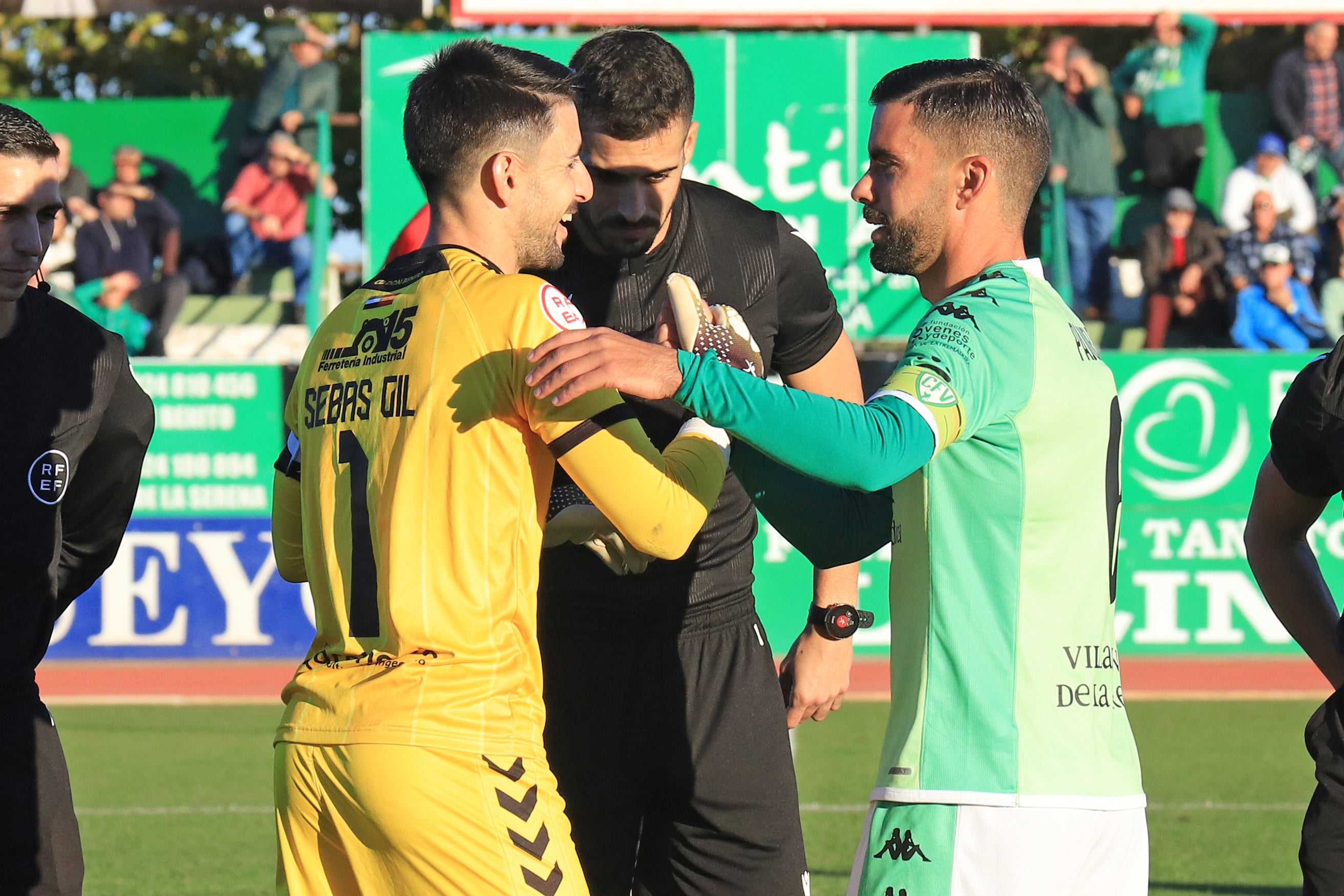 Villanovense y Don Benito, molestos con el reparto de grupos en Segunda RFEF