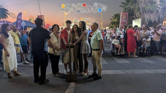 El ferial se enciende para disfrutar de Santiaguito