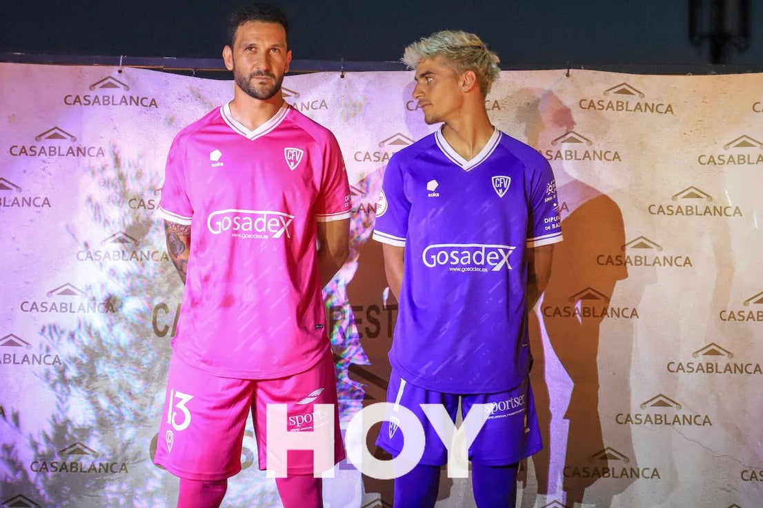 El Villanovense presenta sus nuevas armaduras de Soka