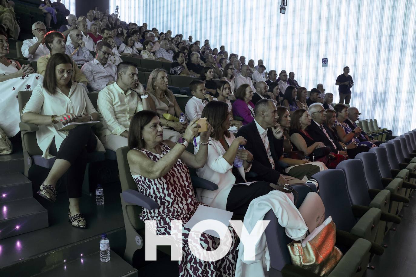 Pilar Santisteban recibe la Medalla de Villanueva