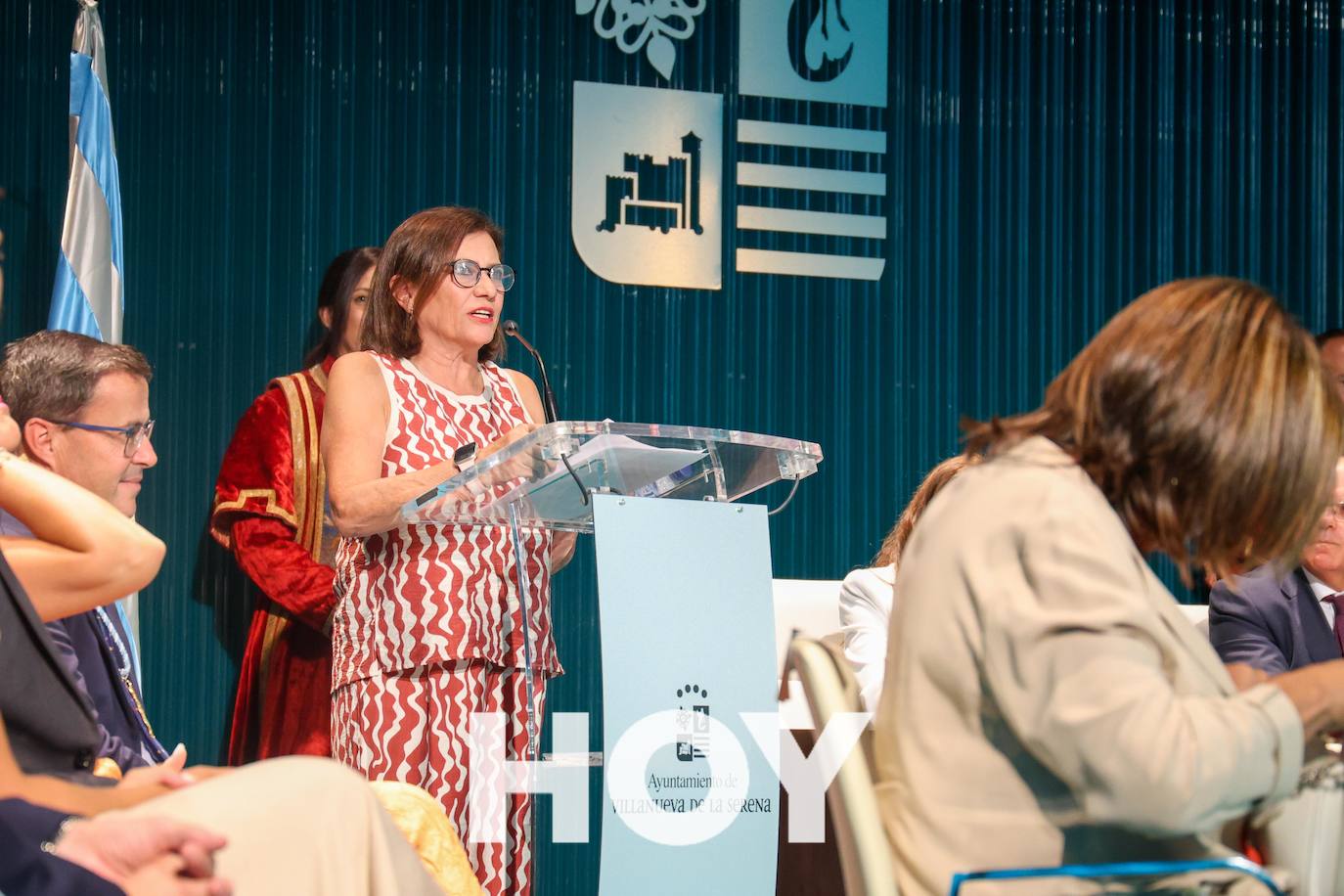 Pilar Santisteban recibe la Medalla de Villanueva