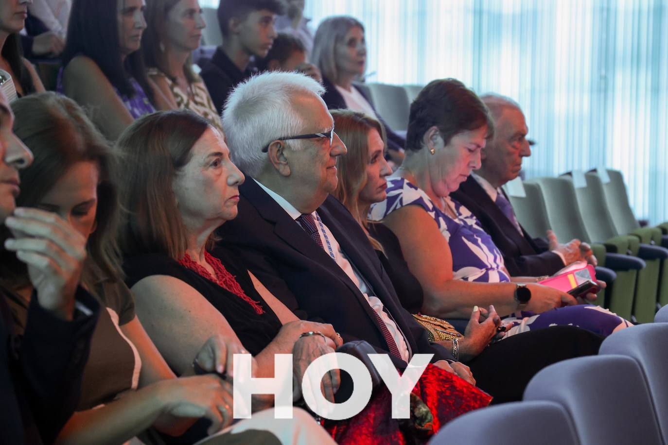 Pilar Santisteban recibe la Medalla de Villanueva