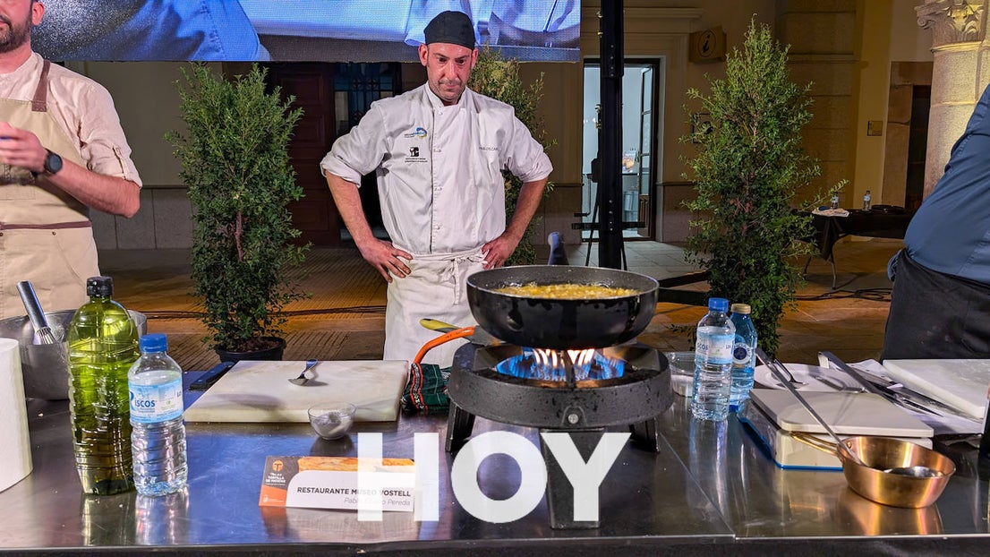 Ocho cocineros extremeños buscaron en Villanueva la mejor tortilla de patatas