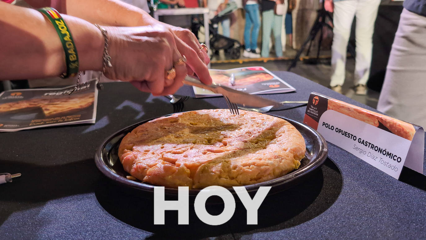 Ocho cocineros extremeños buscaron en Villanueva la mejor tortilla de patatas
