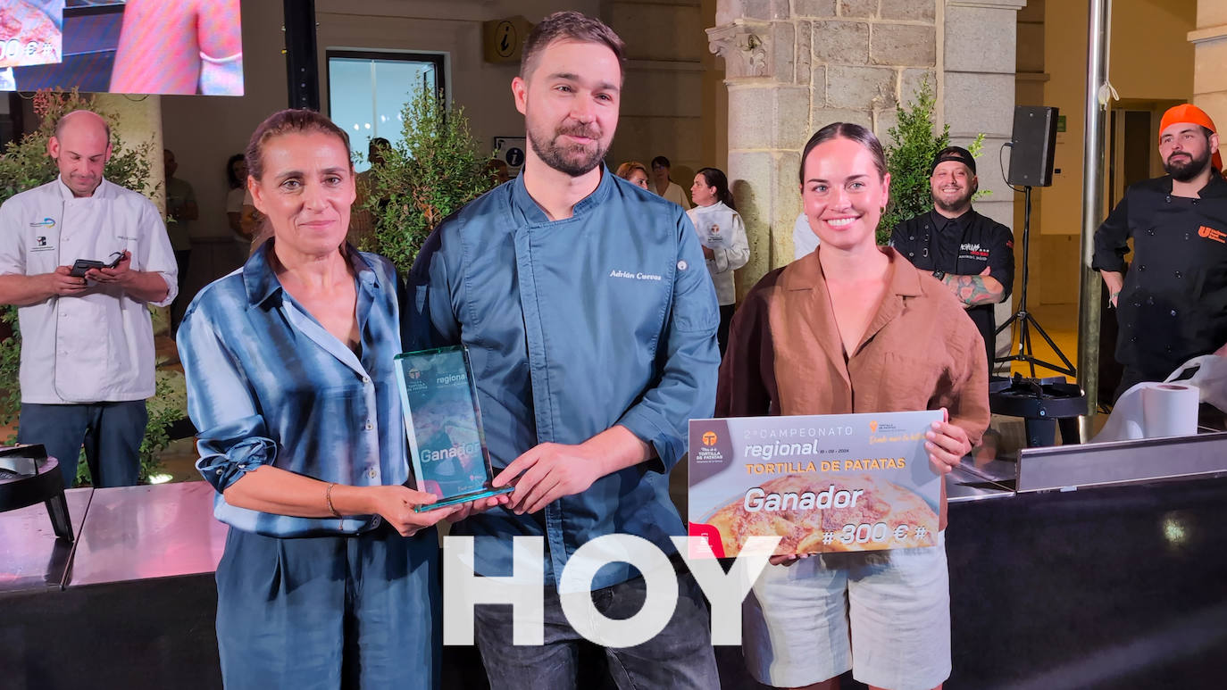Ocho cocineros extremeños buscaron en Villanueva la mejor tortilla de patatas