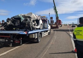 El conductor del vehículo ha fallecido en el acto.