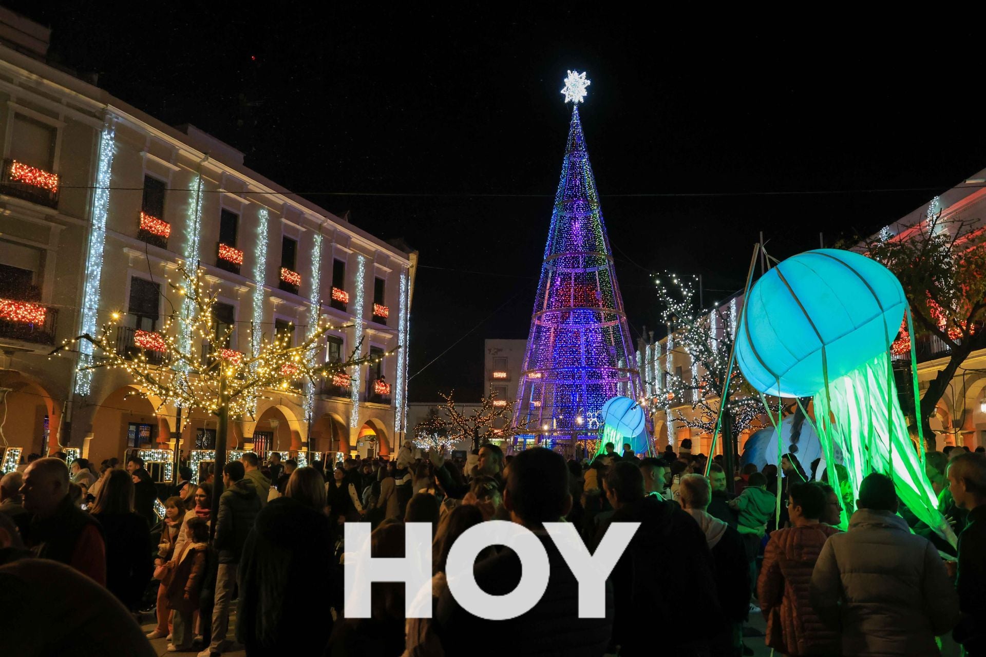 Villanueva enciende la Navidad extremeña