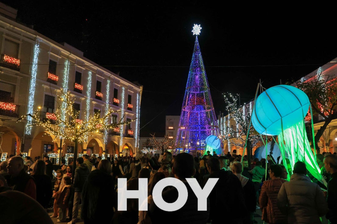 Villanueva enciende la Navidad extremeña