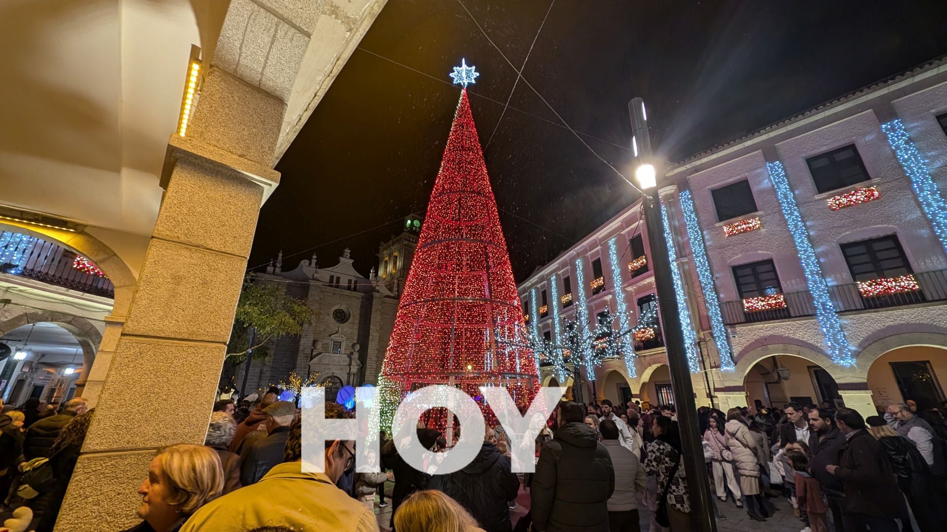 Villanueva enciende la Navidad extremeña