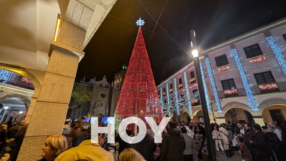 Villanueva enciende la Navidad extremeña