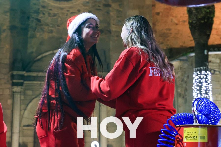 Miles de personas disfrutan de la cabalgata de Reyes en Villanueva
