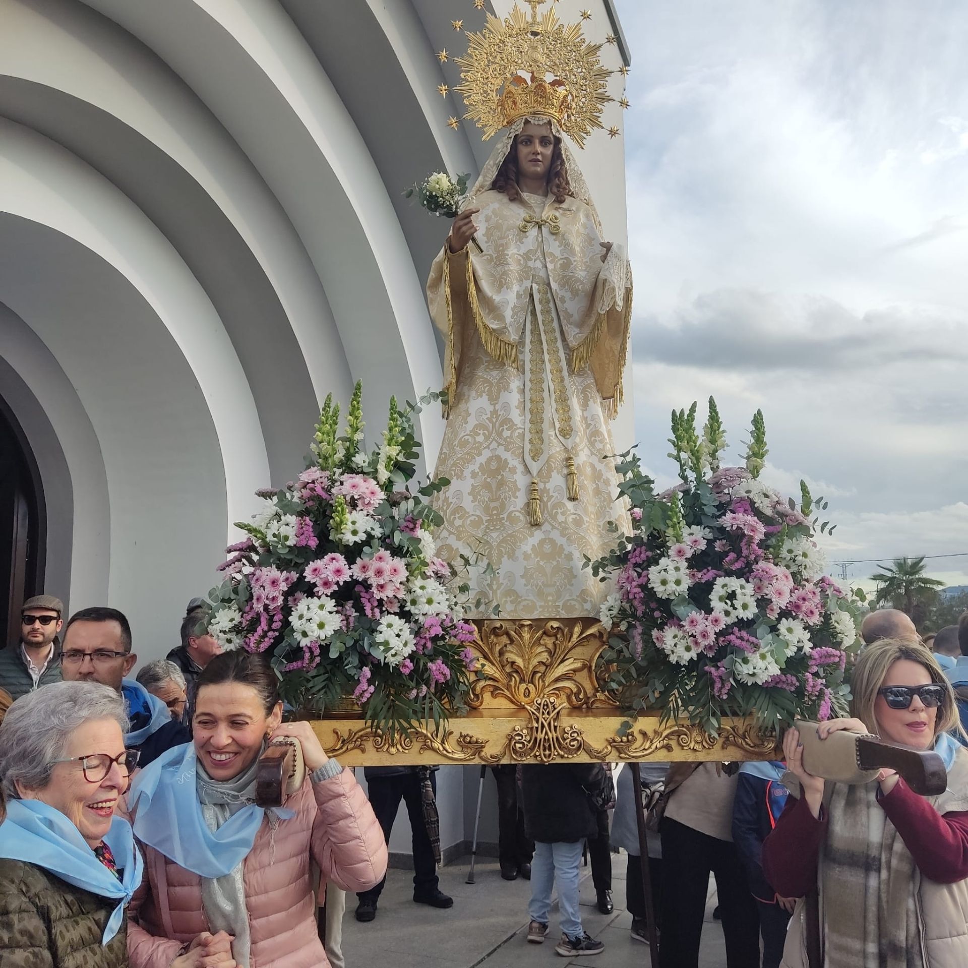 La Virgen de la Aurora regresa de su ermita