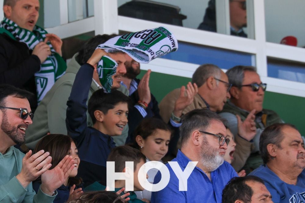 El derbi entre Villanovense y Don Benito, en imágenes