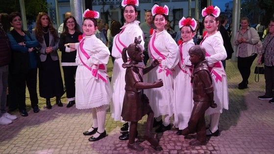 Las Mayas ya se bailan para siempre en la Cruz del Río