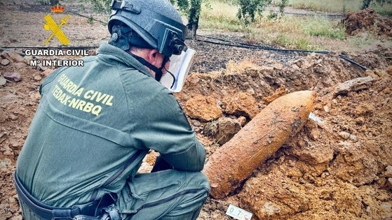 La Guardia Civil desactiva una bomba de aviación de la Guerra Civil