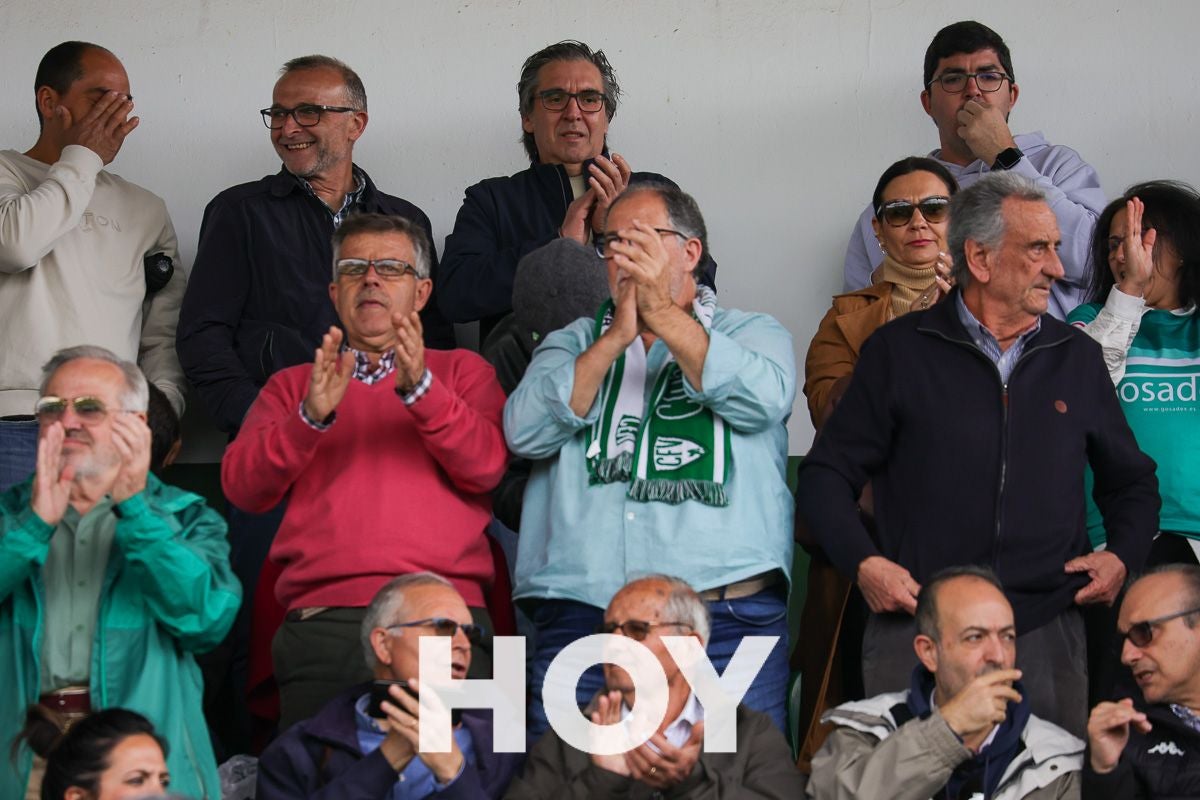 Imágenes del triunfo vital del Villanovense contra el Granada B