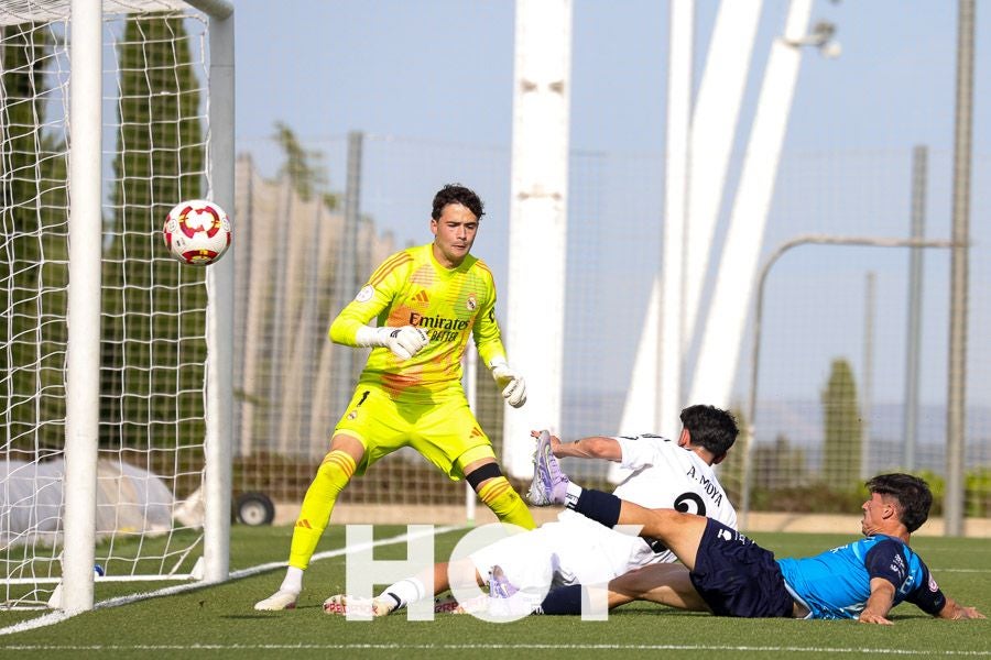 Las imágenes de la derrota del Villanovense contra el Madrid C