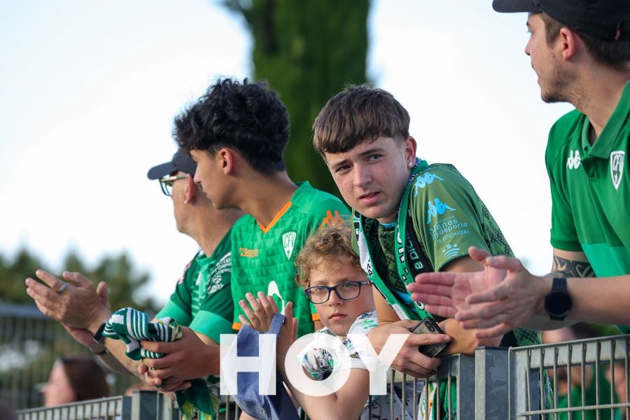 Las imágenes de la derrota del Villanovense contra el Madrid C