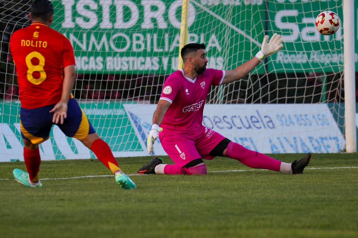 Algunas imágenes del Veteranos Villanovense contra Leyendas de España