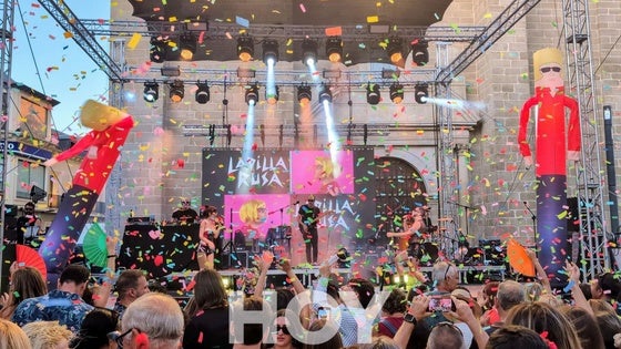La Feria de Día anima Santiaguito en la plaza de España