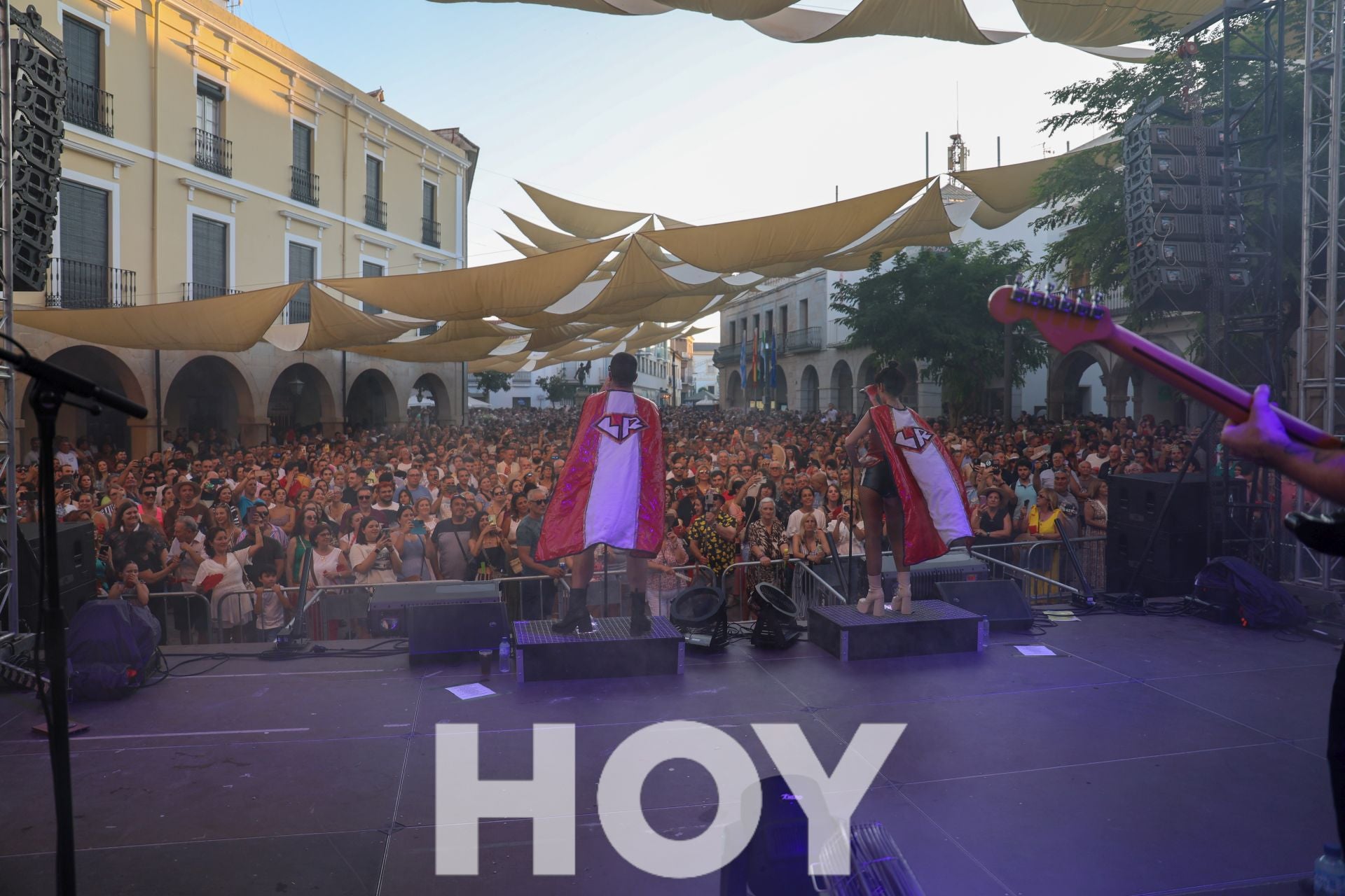 La Feria de Día anima Santiaguito en la plaza de España