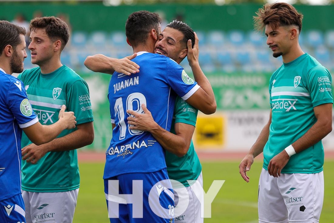 El Villanovense se estrena con remontada contra la Puebla