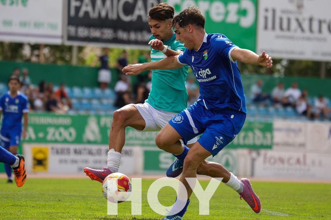 El Villanovense se estrena con remontada contra la Puebla