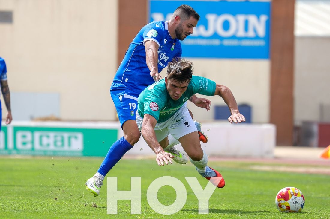 El Villanovense se estrena con remontada contra la Puebla