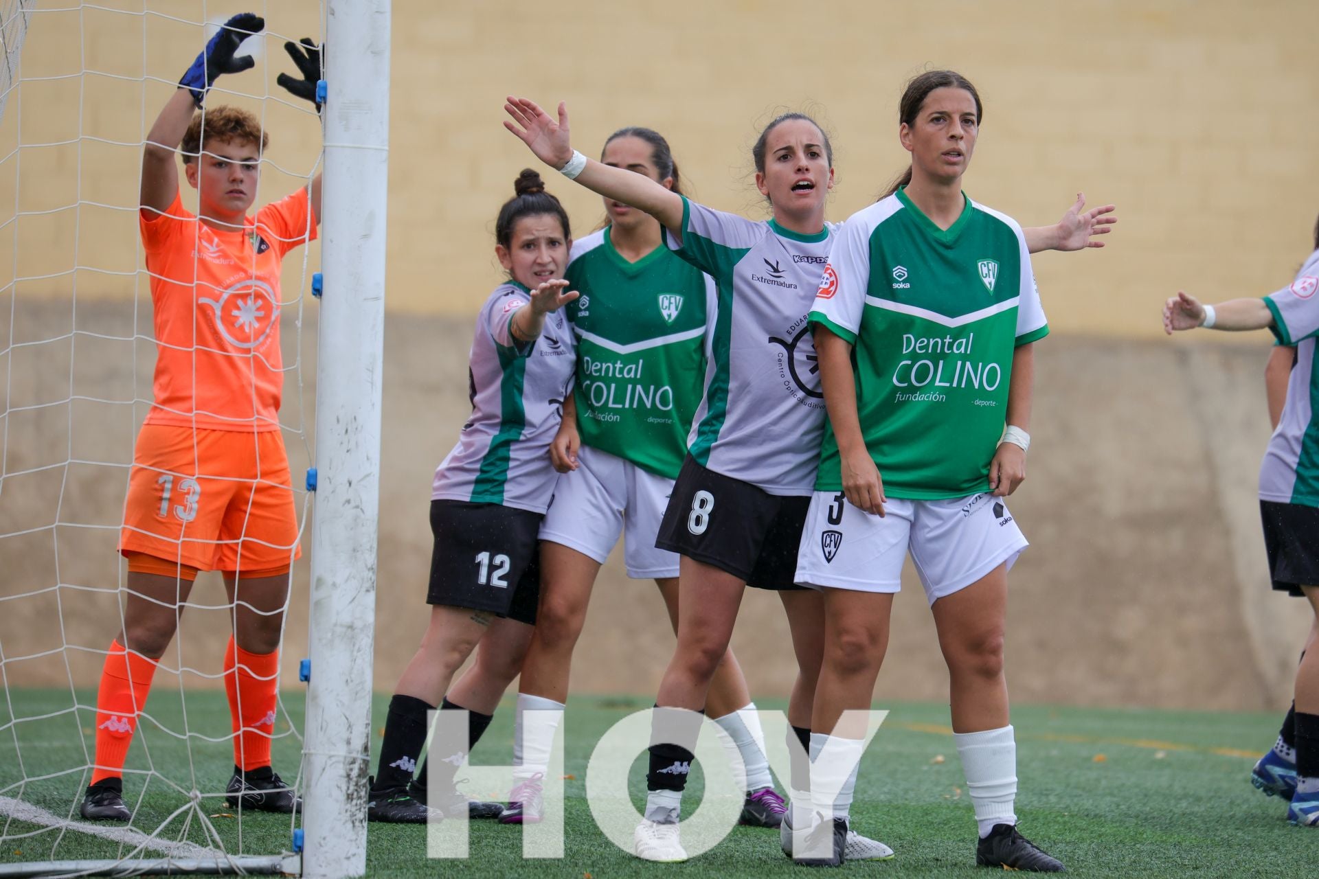 El Villanovense se estrena en casa con un empate