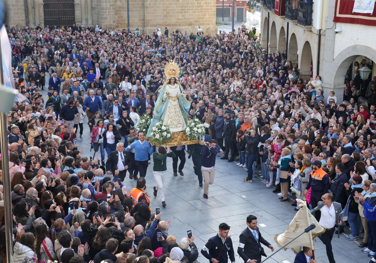 La petición de interés regional para la Semana Santa se complica