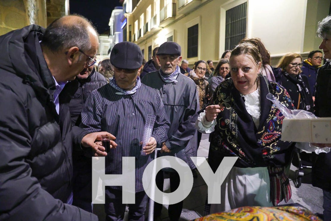 FOTOS | Tradicional Manteo del Pelele en Villanueva de la Serena