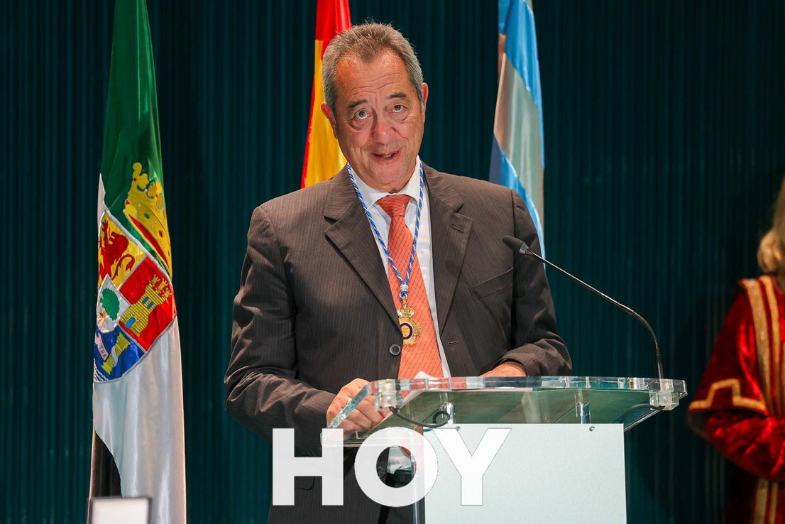 En imágenes: Atanasio Naranjo recibe la Medalla de la Ciudad
