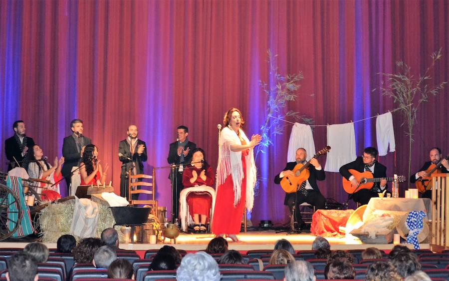 La Troupe en plena actuación.