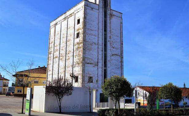 Parada de autobuses situada junto al Silo.