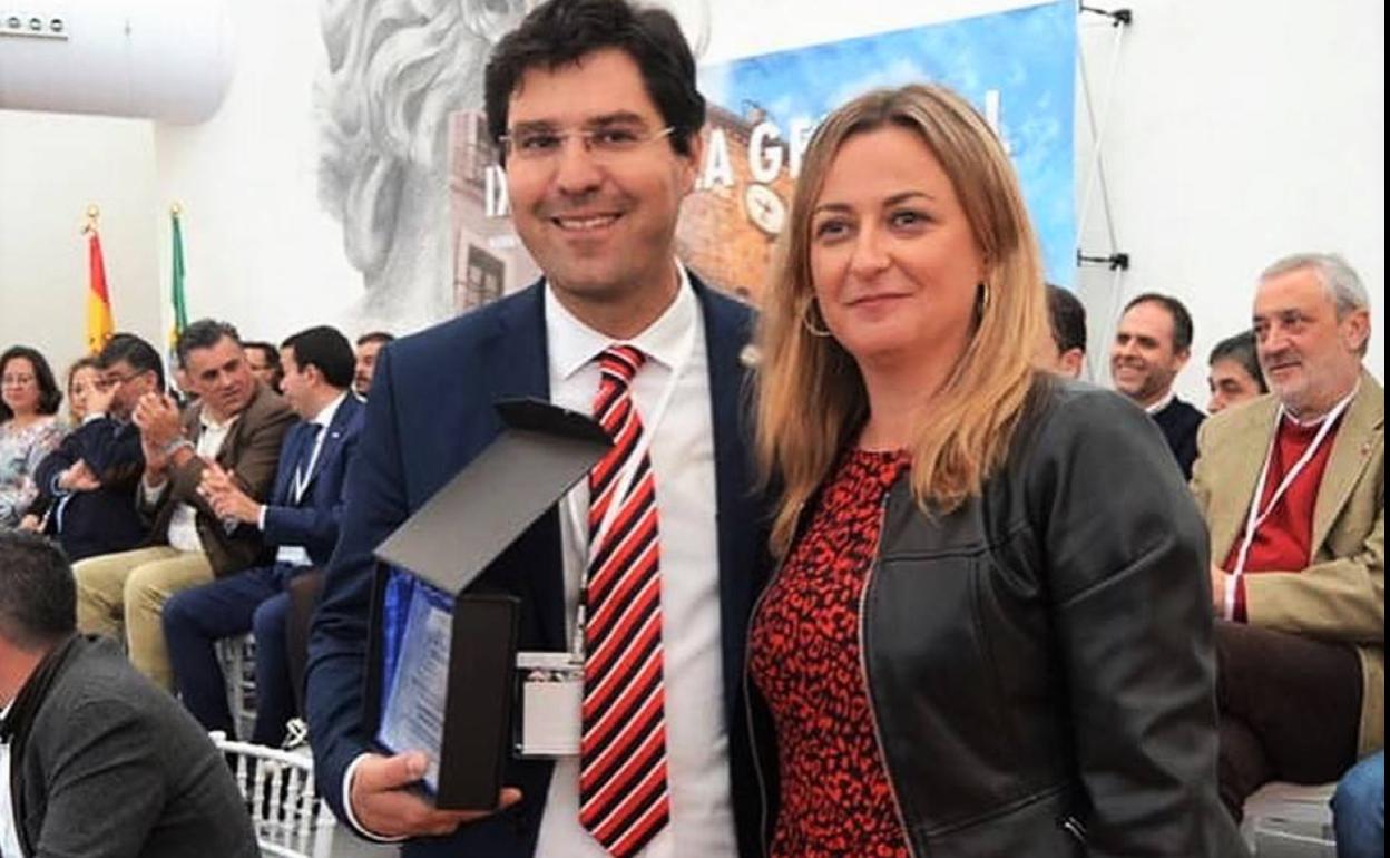 Ramón Díaz Farias tras recoger su reconocimiento. 
