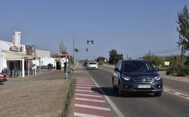 Carretera de Olivenza a la altura de la barriada del Corazón de Jesús. 